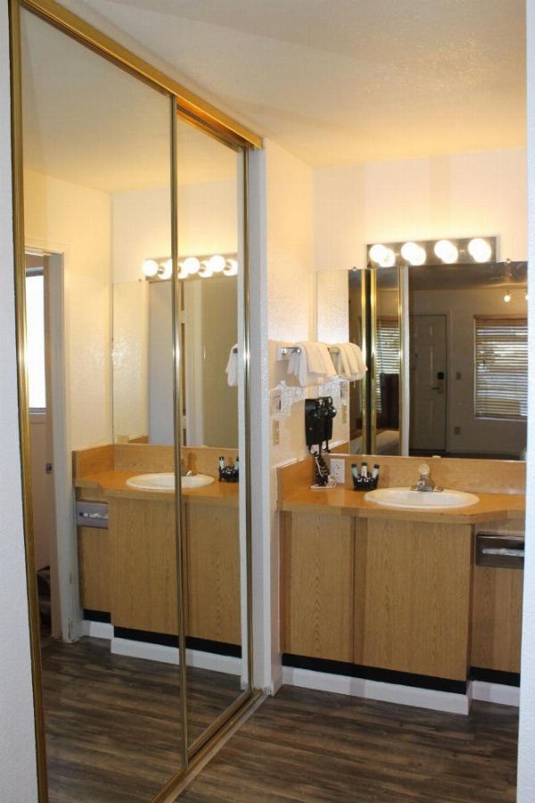 Big Pines Mountain House image 18