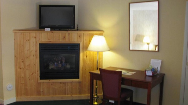 Big Pines Mountain House image 55