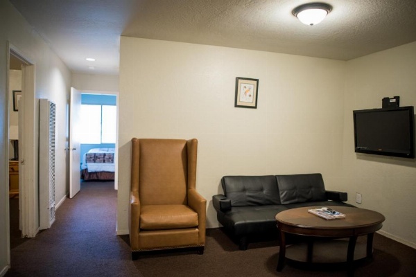 Big Pines Mountain House image 68